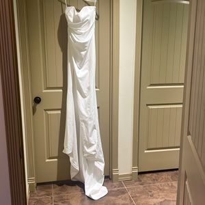 X NOEL AND JEAN Divinity Gown in Ivory
Katie May